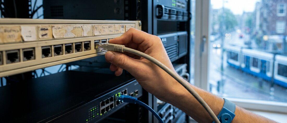 Je wilt je 020 nummer porteren naar cloud telefooncentrale.​ Bij Flexa Voip regelen wij nummerbehoud zonder uitval in Nederland en Belgie.​ Wij scoren Google reviews vijf van vijf.​ Wij verzorgen de volledige nummerportering met ACM verificatie, SIP trunk, VoIP, PBX, belplan, IVR, wachtrij, voicemail, softphone en Teams koppeling.​ Denk aan&hellip;