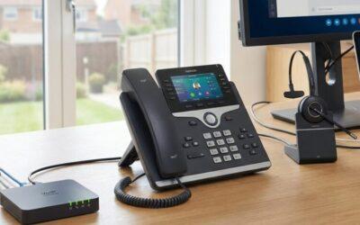 Hoe werkt VoIP hardware bij hybride werkplekken?