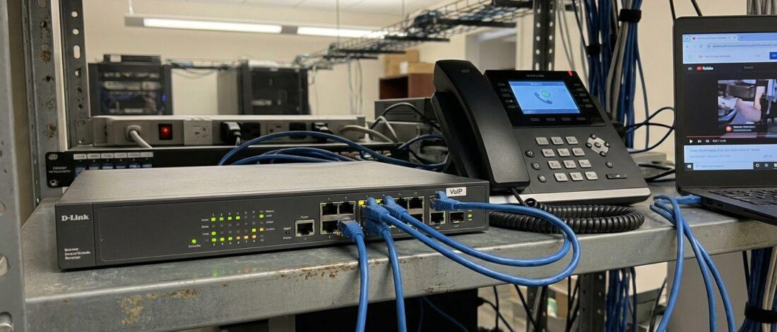Routers met QoS verbeteren gesprekskwaliteit bij VoIP bellen. Meest voorkomende QoS-protocollen voor VoIP optimalisatie